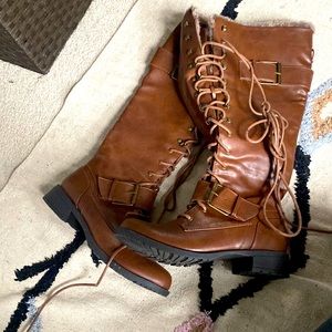 Kneee high lace up boots